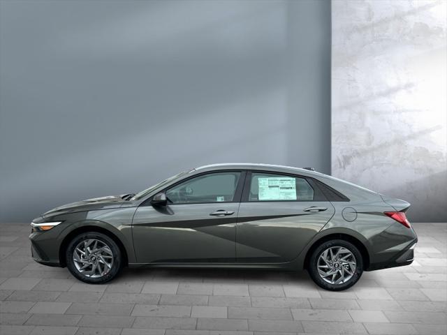 new 2025 Hyundai Elantra HEV car, priced at $26,484