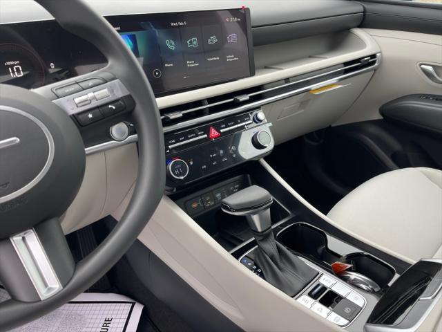 new 2025 Hyundai Tucson car, priced at $34,444