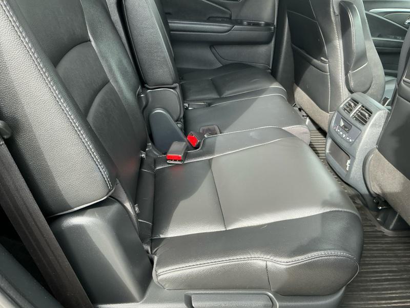 used 2022 Honda Pilot car, priced at $32,995
