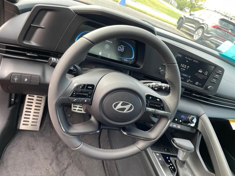 new 2025 Hyundai Elantra car, priced at $26,019
