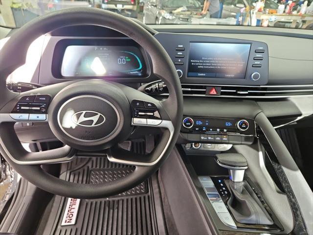 new 2025 Hyundai Elantra HEV car, priced at $27,189