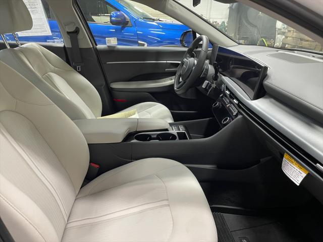 new 2024 Hyundai Sonata car, priced at $33,129