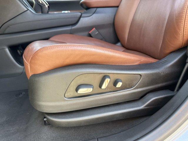 used 2021 Cadillac XT5 car, priced at $27,900
