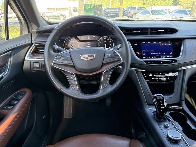 used 2021 Cadillac XT5 car, priced at $27,900