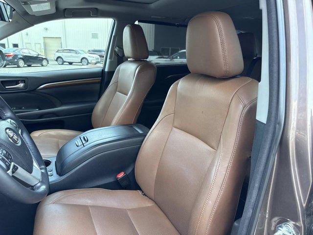 used 2018 Toyota Highlander car, priced at $28,900