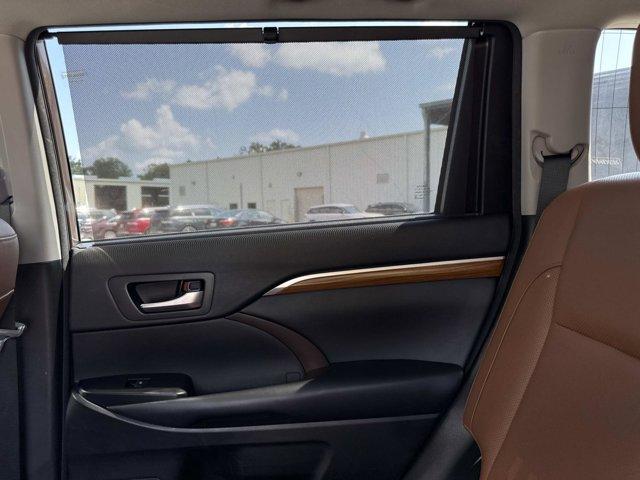 used 2018 Toyota Highlander car, priced at $28,900