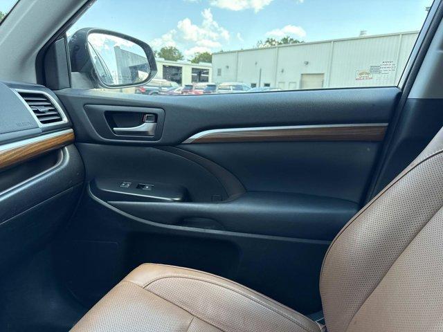 used 2018 Toyota Highlander car, priced at $28,900