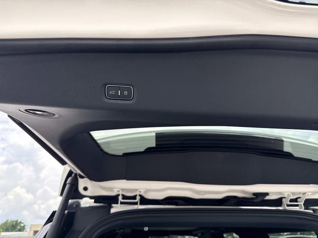 new 2025 Lincoln Navigator car, priced at $123,185