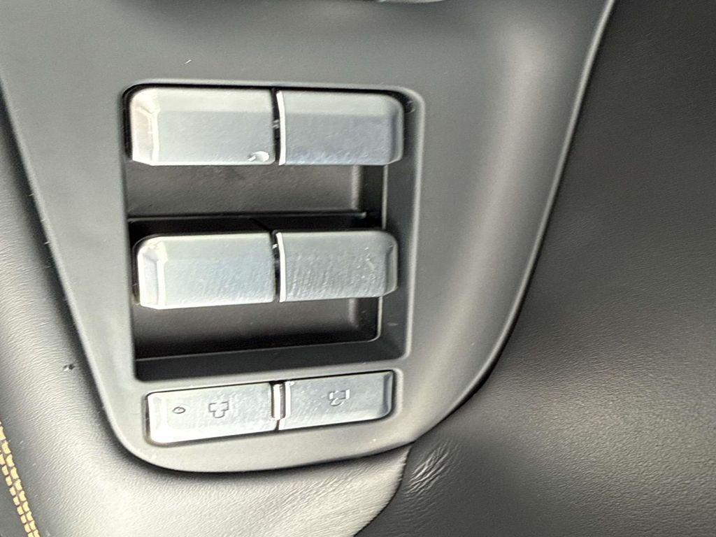 new 2025 Lincoln Navigator car, priced at $123,185