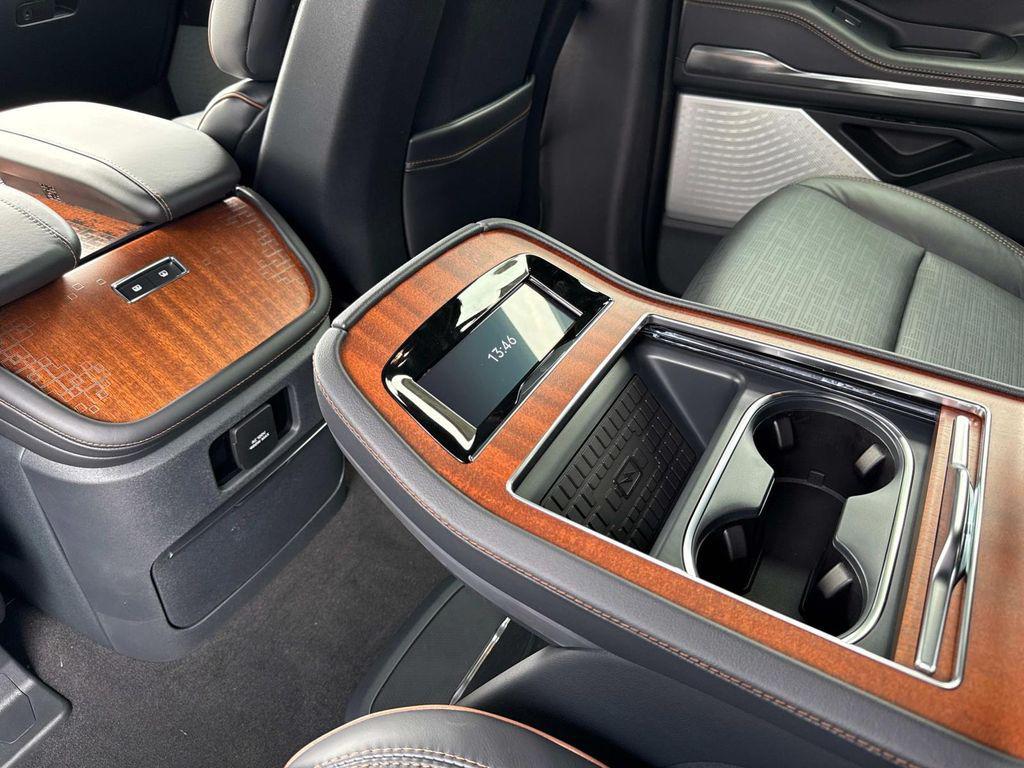 new 2025 Lincoln Navigator car, priced at $123,185