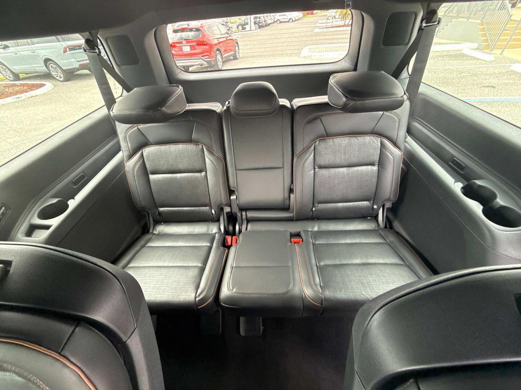 new 2025 Lincoln Navigator car, priced at $123,185