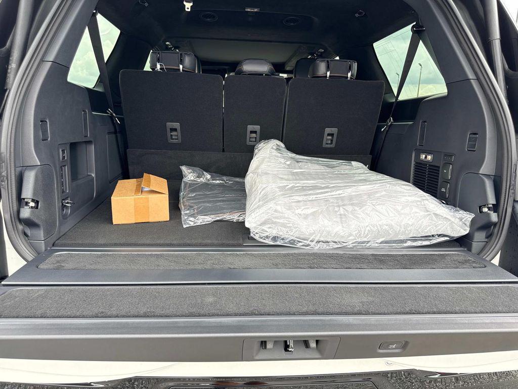 new 2025 Lincoln Navigator car, priced at $123,185