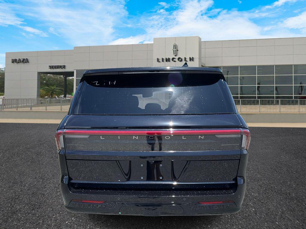 new 2025 Lincoln Navigator car, priced at $112,365
