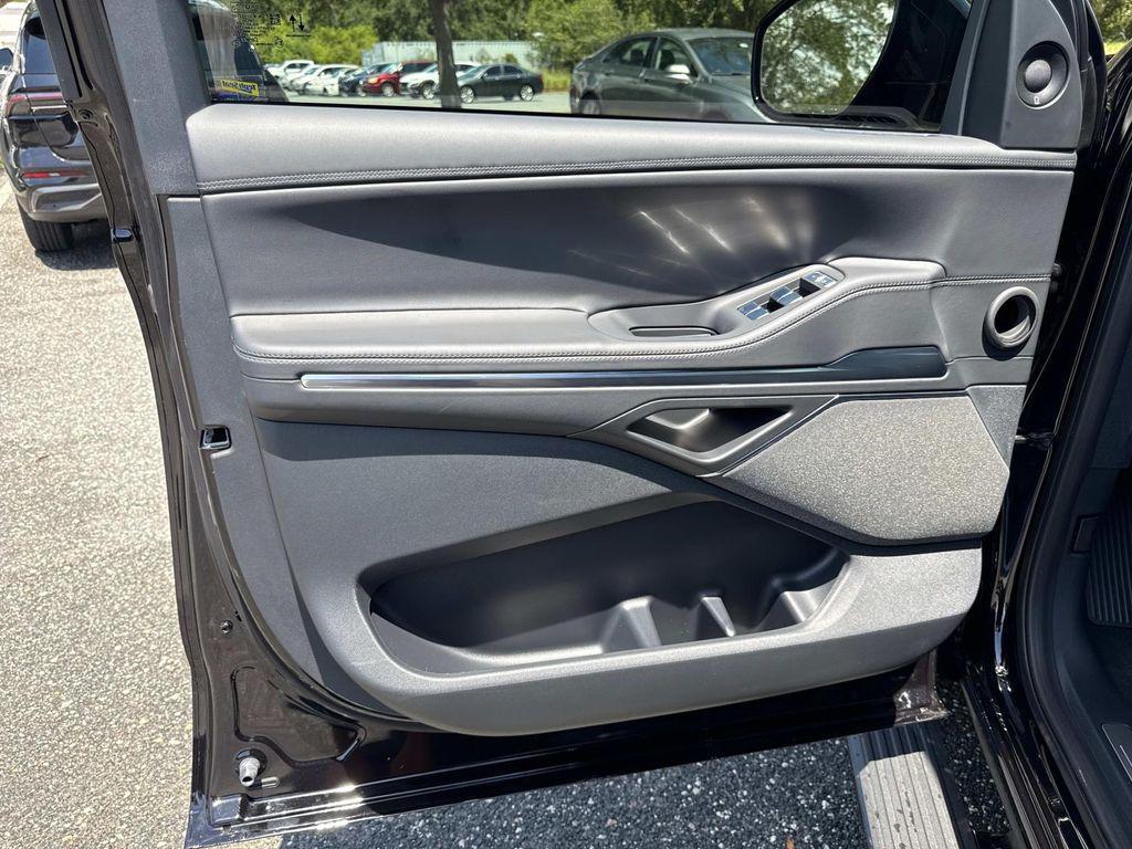 new 2025 Lincoln Navigator car, priced at $112,365