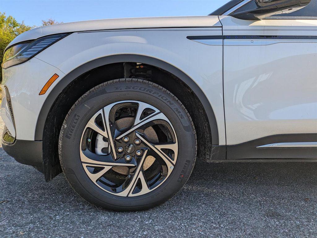 new 2025 Lincoln Nautilus car, priced at $56,235