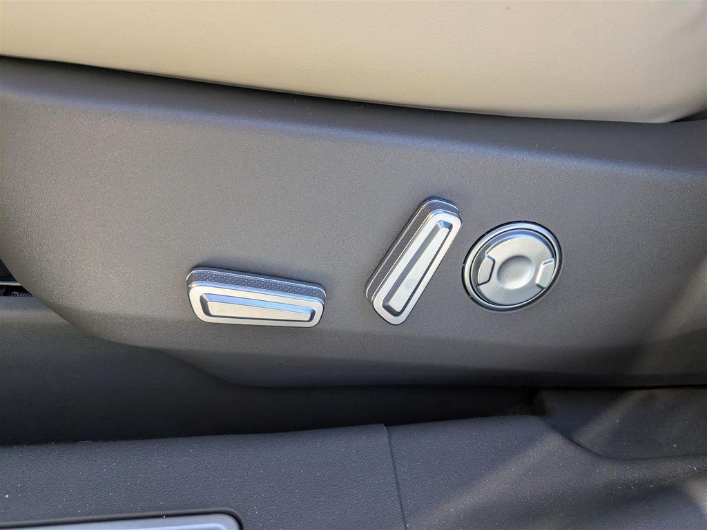 new 2025 Lincoln Nautilus car, priced at $56,235