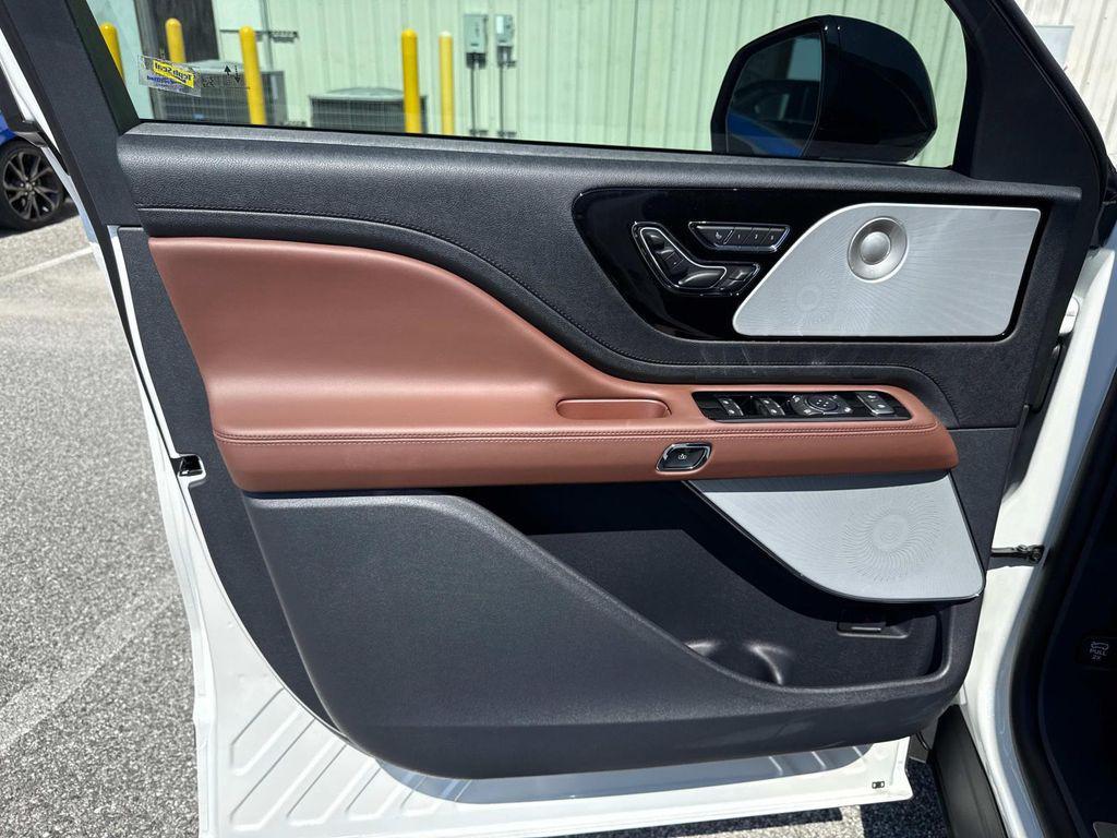 new 2025 Lincoln Aviator car, priced at $83,940