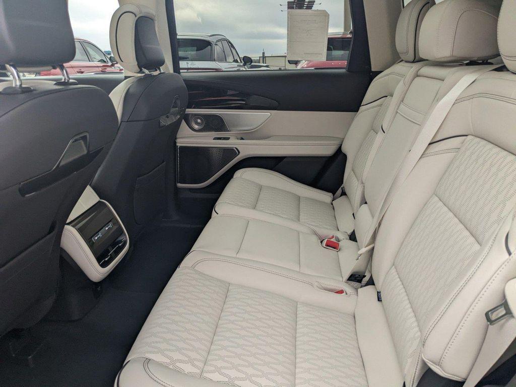 new 2025 Lincoln Nautilus car, priced at $76,395