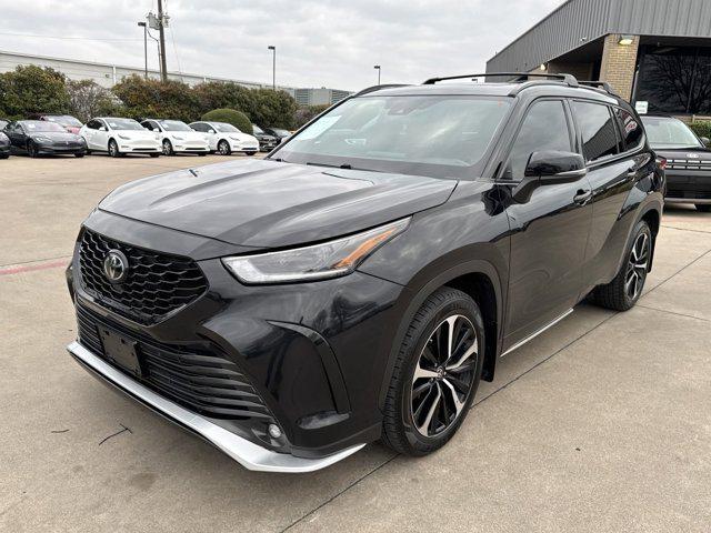 used 2021 Toyota Highlander car, priced at $29,999