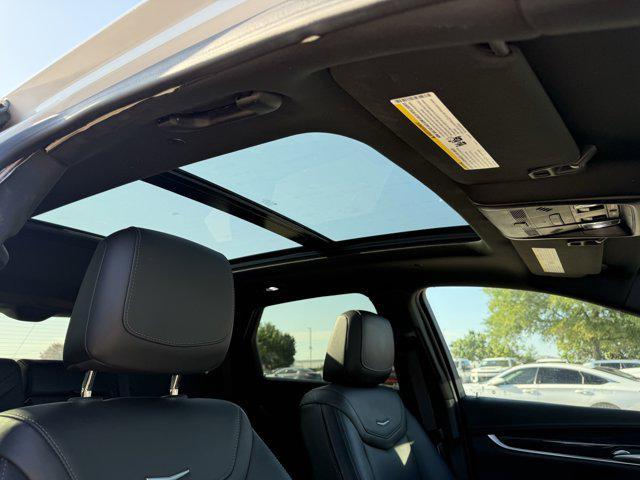 used 2023 Cadillac XT5 car, priced at $29,400