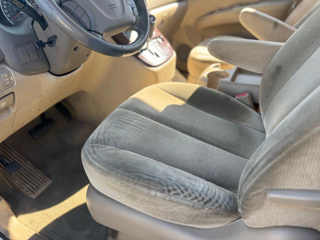 used 2007 Kia Sedona car, priced at $9,995