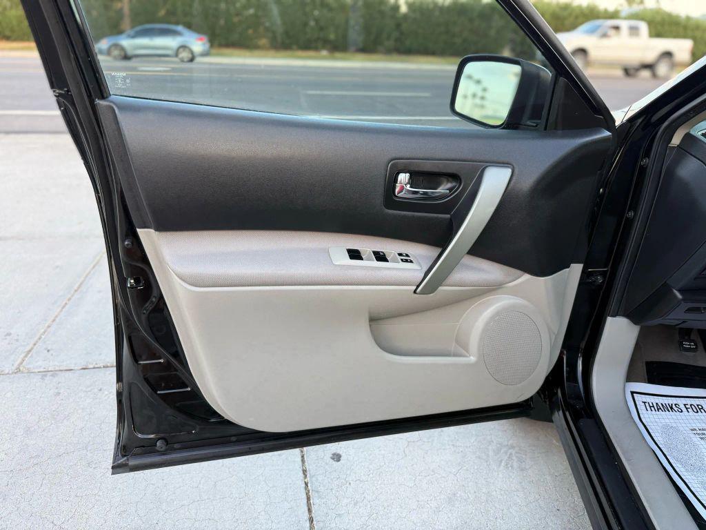 used 2014 Nissan Rogue Select car, priced at $6,995