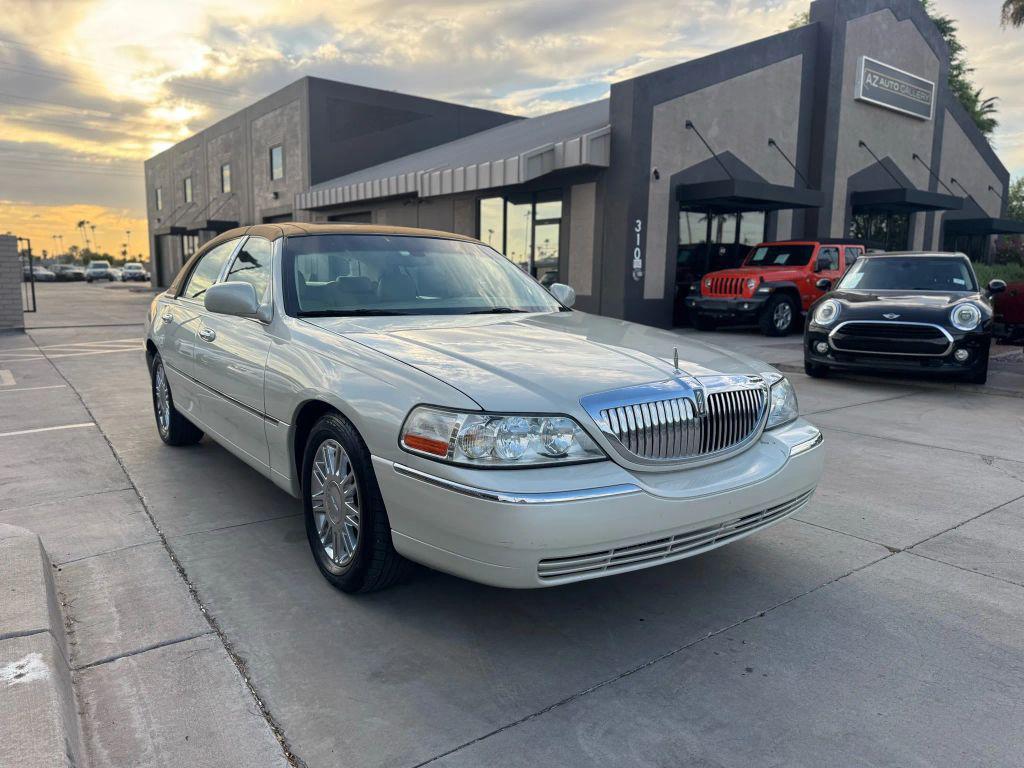 used 2006 Lincoln Town Car car, priced at $7,995