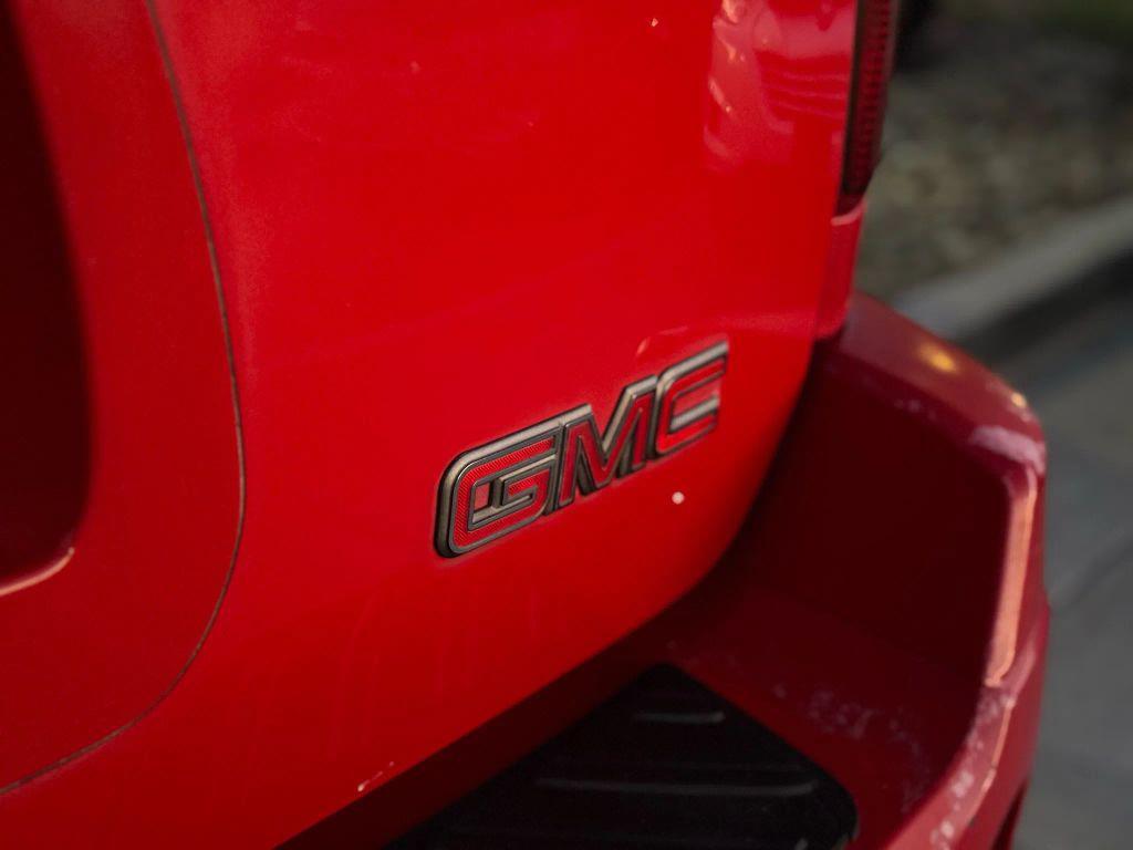 used 2002 GMC Envoy car, priced at $6,995