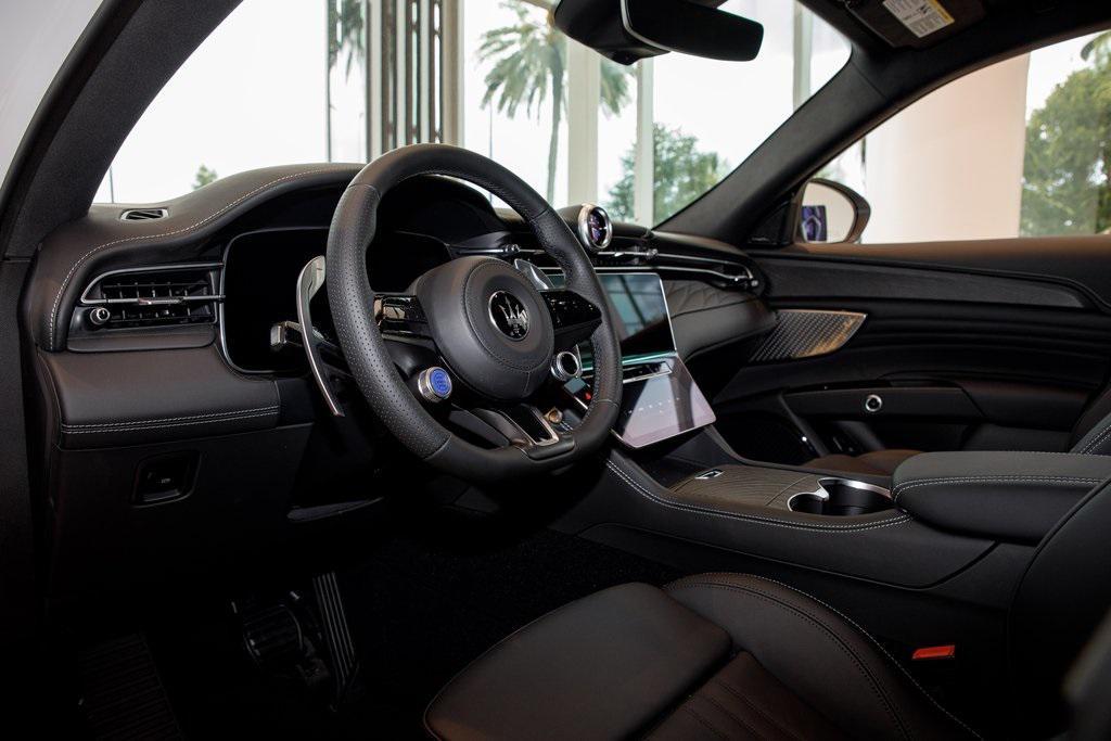 new 2025 Maserati Grecale car
