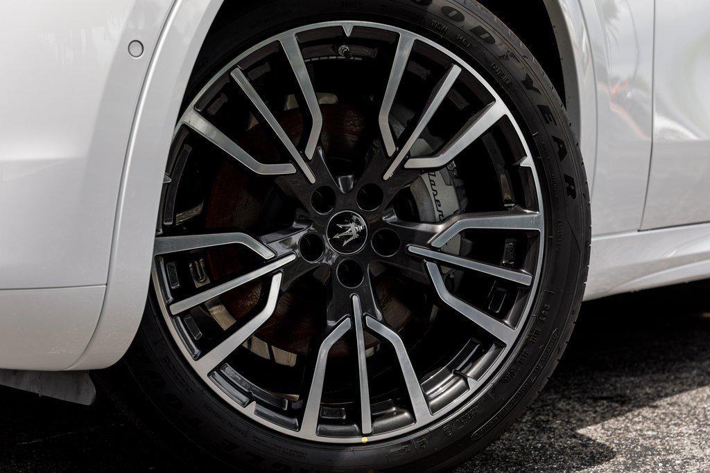 new 2025 Maserati Grecale car, priced at $74,895