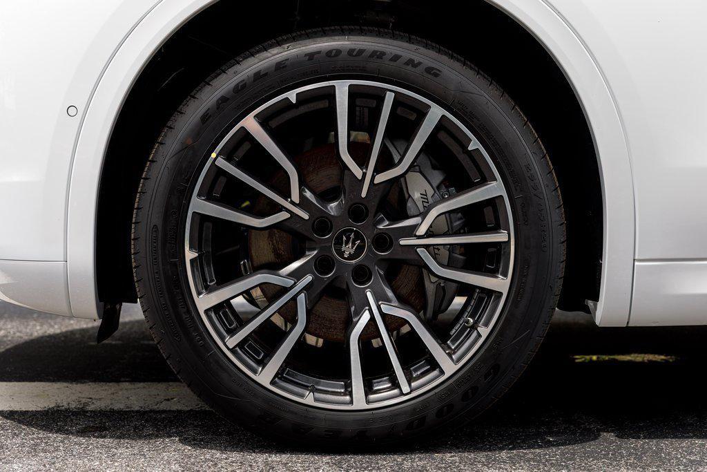 new 2025 Maserati Grecale car, priced at $74,895