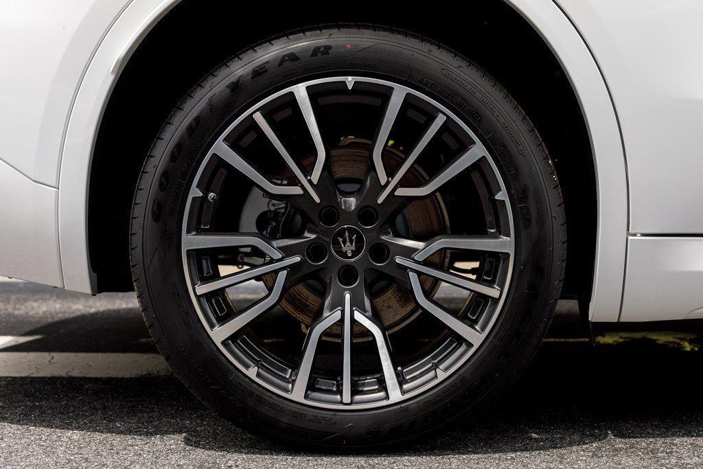 new 2025 Maserati Grecale car, priced at $74,895