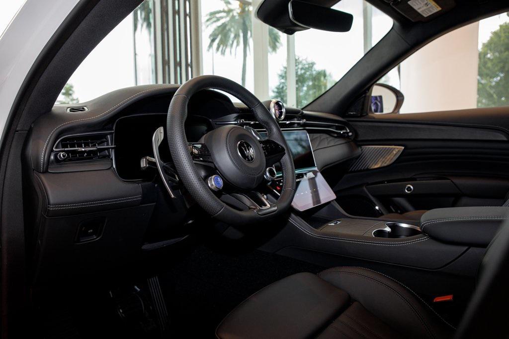 new 2025 Maserati Grecale car