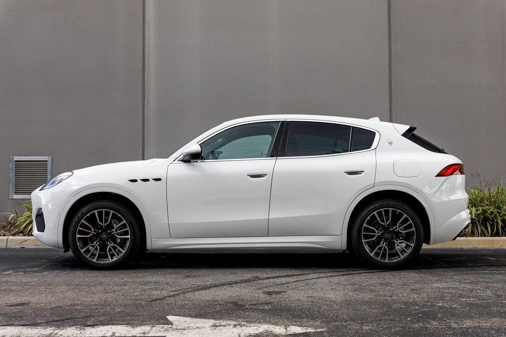new 2025 Maserati Grecale car