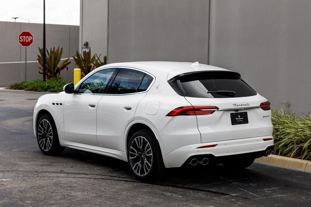 new 2025 Maserati Grecale car