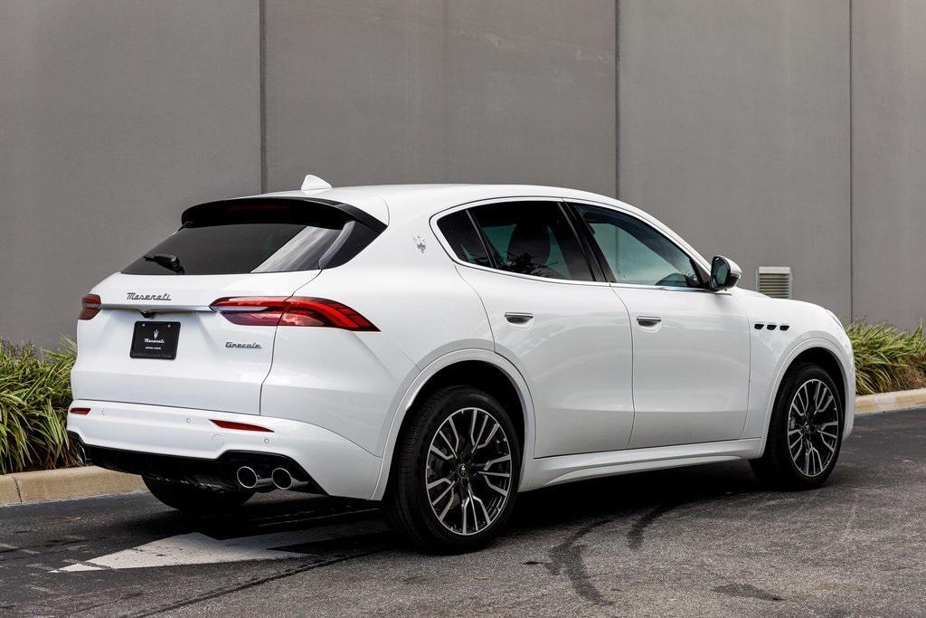 new 2025 Maserati Grecale car