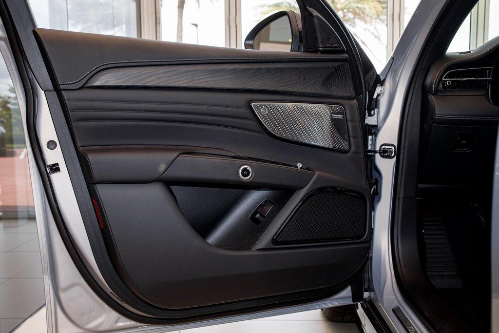 new 2025 Maserati Grecale car, priced at $91,175