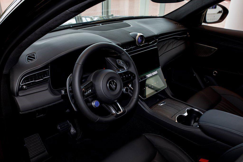 new 2025 Maserati Grecale car, priced at $77,900