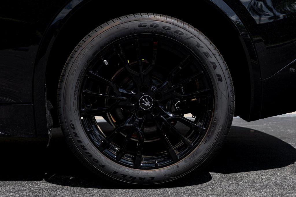 new 2025 Maserati Grecale car, priced at $78,425