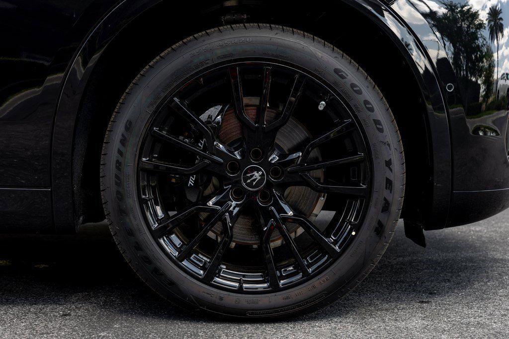 new 2025 Maserati Grecale car, priced at $73,425