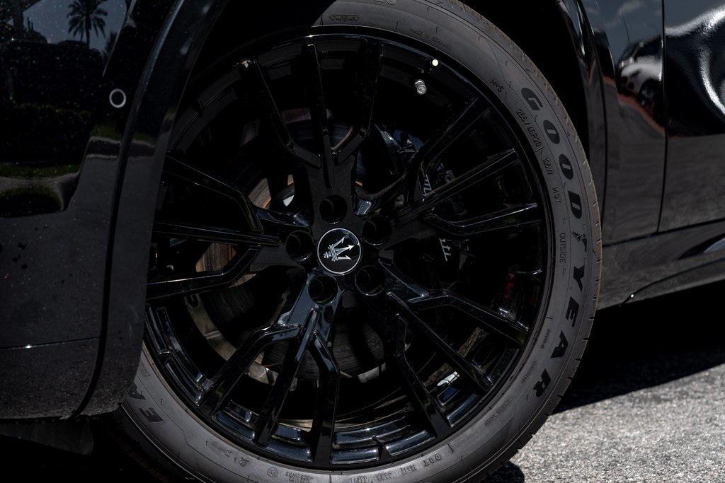 new 2025 Maserati Grecale car, priced at $78,425