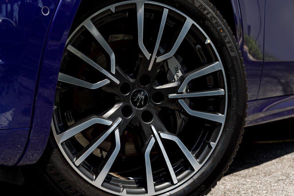 new 2025 Maserati Grecale car, priced at $77,900