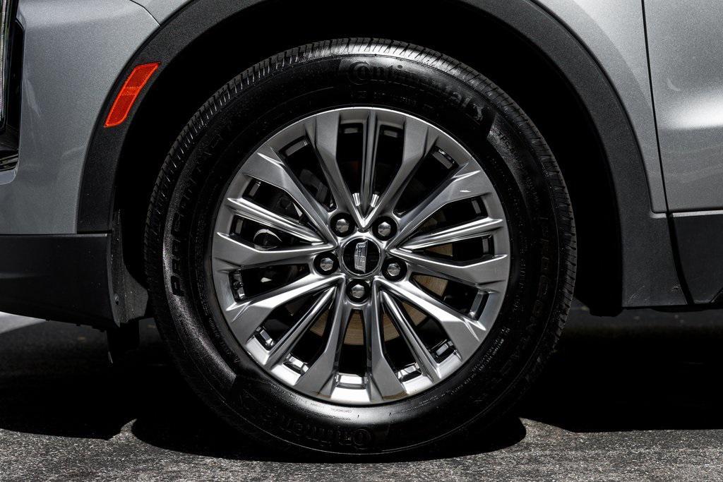 used 2025 Cadillac XT4 car, priced at $37,495