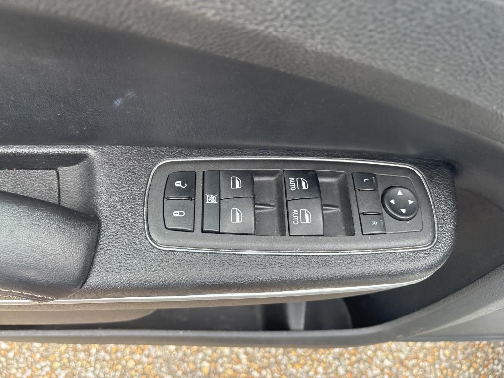 used 2022 Chrysler 300 car, priced at $24,998