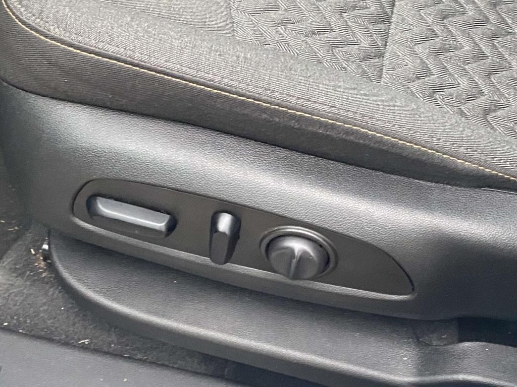 used 2023 Chevrolet Equinox car, priced at $20,184