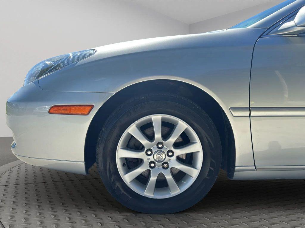 used 2004 Lexus ES 330 car, priced at $7,495