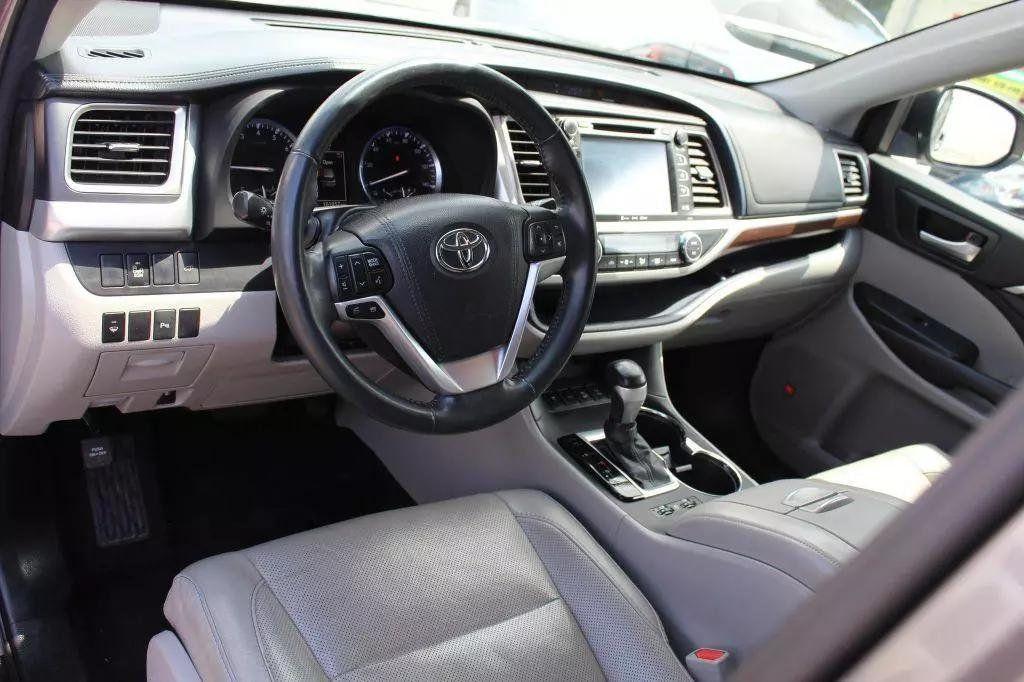 used 2016 Toyota Highlander car, priced at $22,500