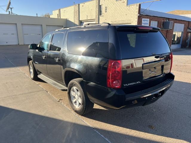 used 2013 GMC Yukon XL car, priced at $9,000