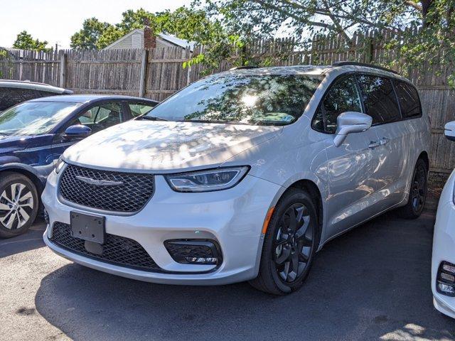 used 2022 Chrysler Pacifica car, priced at $32,000