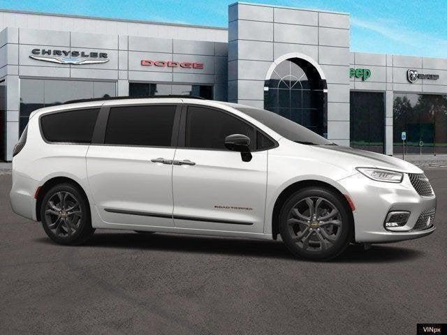 new 2024 Chrysler Pacifica car, priced at $47,577